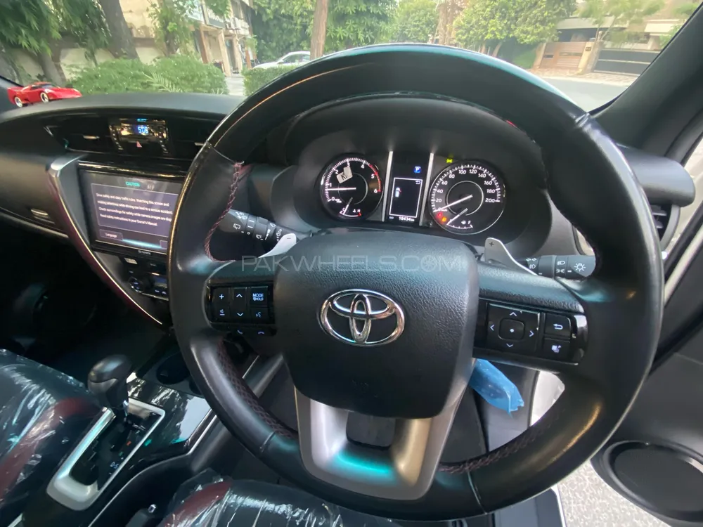 Toyota Fortuner 2023 for Sale in Lahore Toyota Fortuner 2023 for Sale in Lahore Image-10