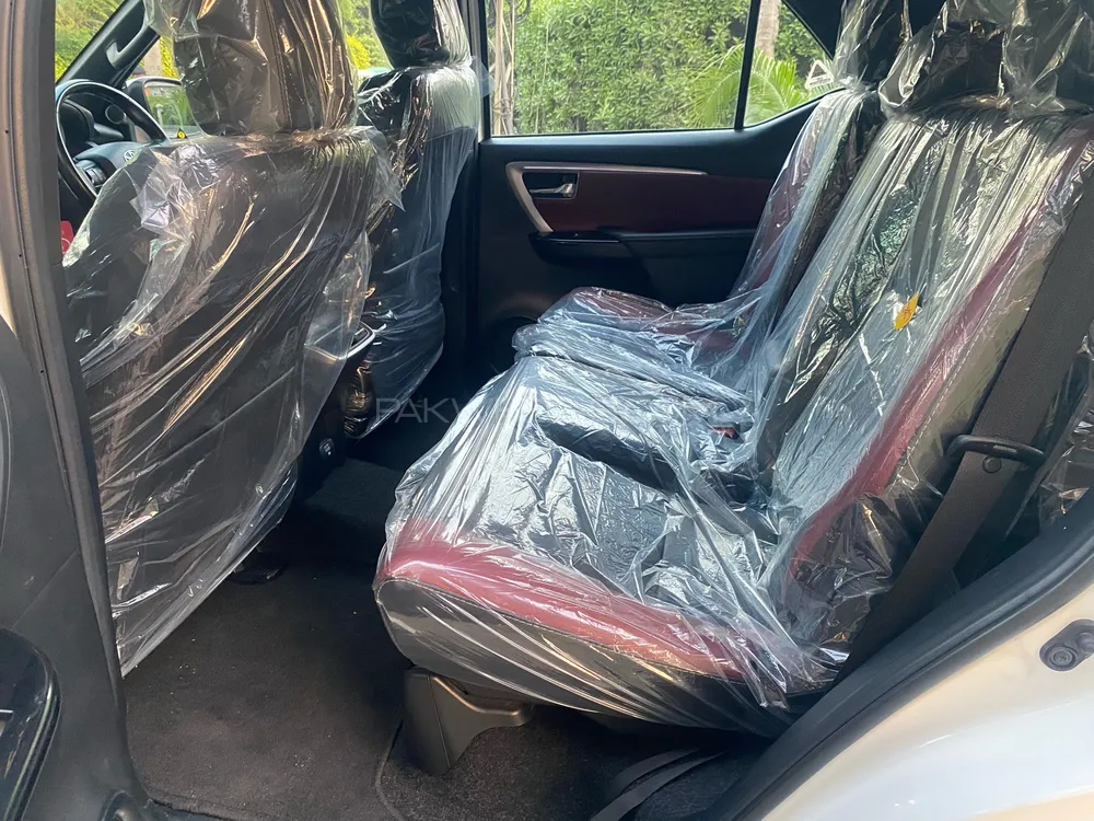 Toyota Fortuner 2023 for Sale in Lahore Toyota Fortuner 2023 for Sale in Lahore Image-17