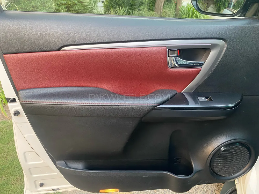 Toyota Fortuner 2023 for Sale in Lahore Toyota Fortuner 2023 for Sale in Lahore Image-16