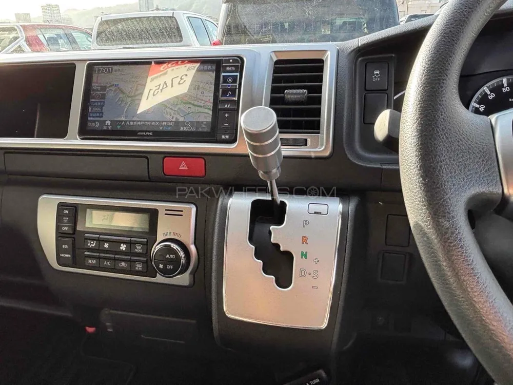 Toyota Hiace 2022 for Sale in Rawalpindi Toyota Hiace 2022 for Sale in Rawalpindi Image-7