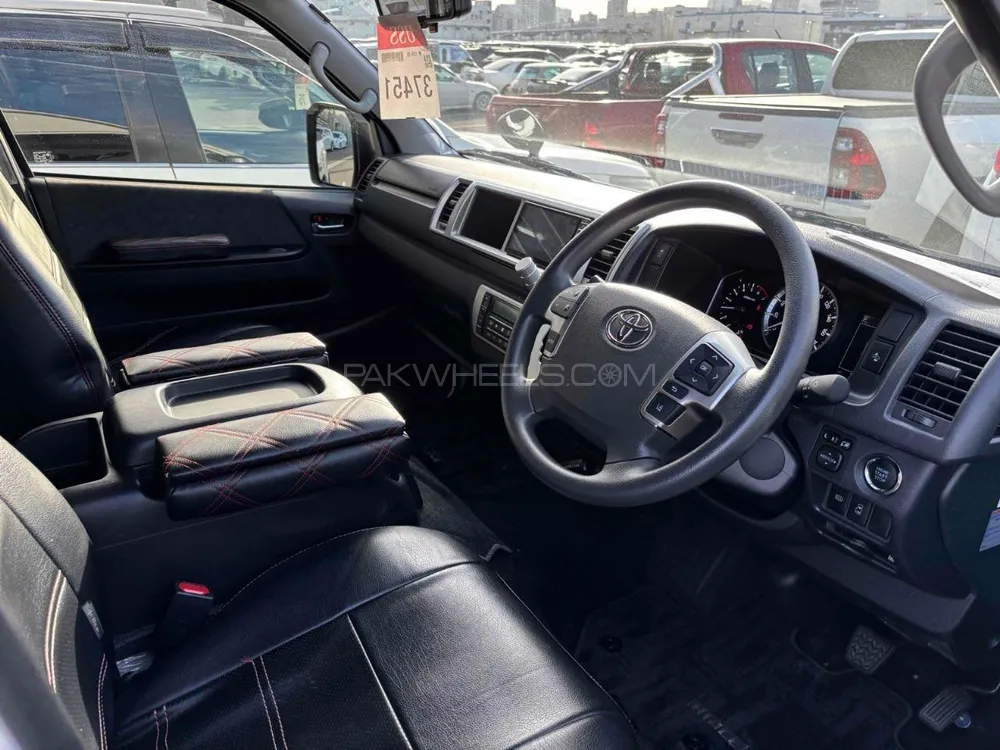 Toyota Hiace 2022 for Sale in Rawalpindi Toyota Hiace 2022 for Sale in Rawalpindi Image-5
