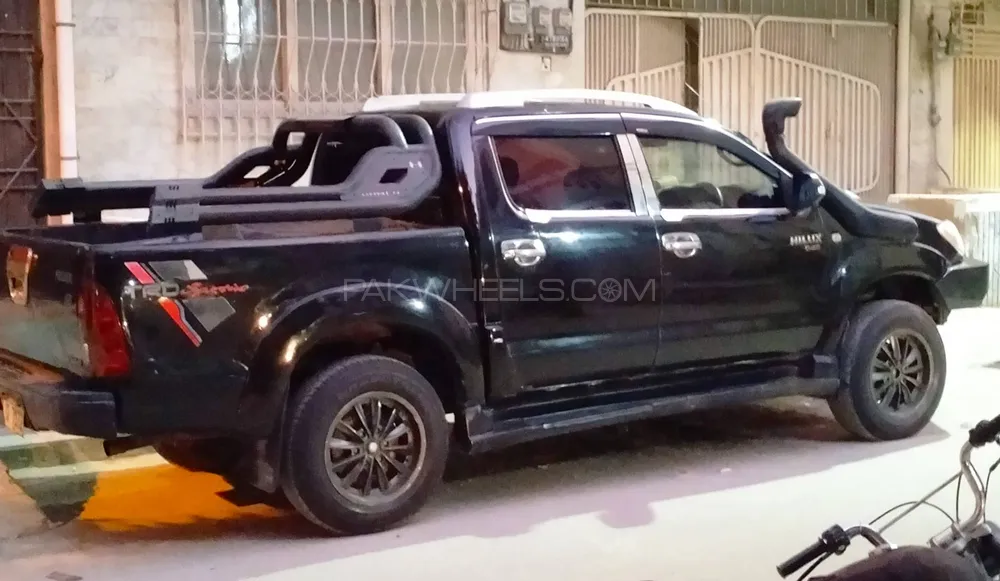 Toyota Hilux 2007 for Sale in Karachi Image-1