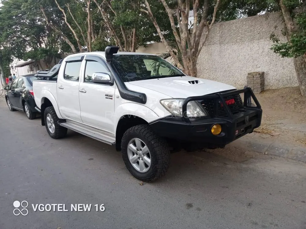 Toyota Hilux 2010 for Sale in Karachi Toyota Hilux 2010 for Sale in Karachi Image-5
