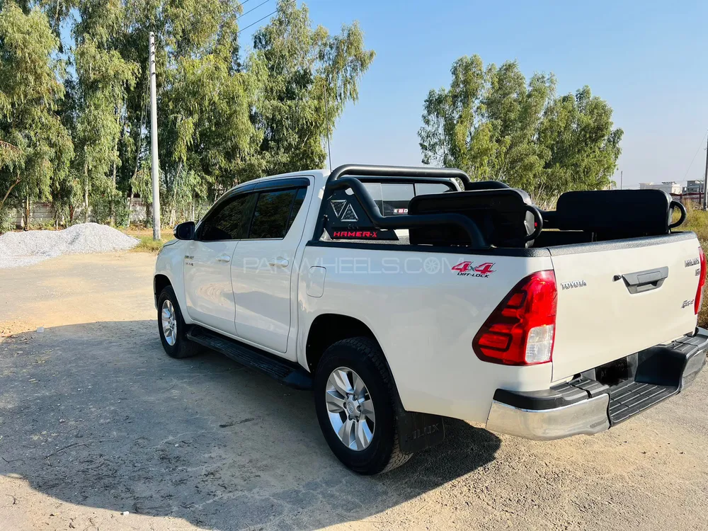 Toyota Hilux 2017 for Sale in Islamabad Toyota Hilux 2017 for Sale in Islamabad Image-2