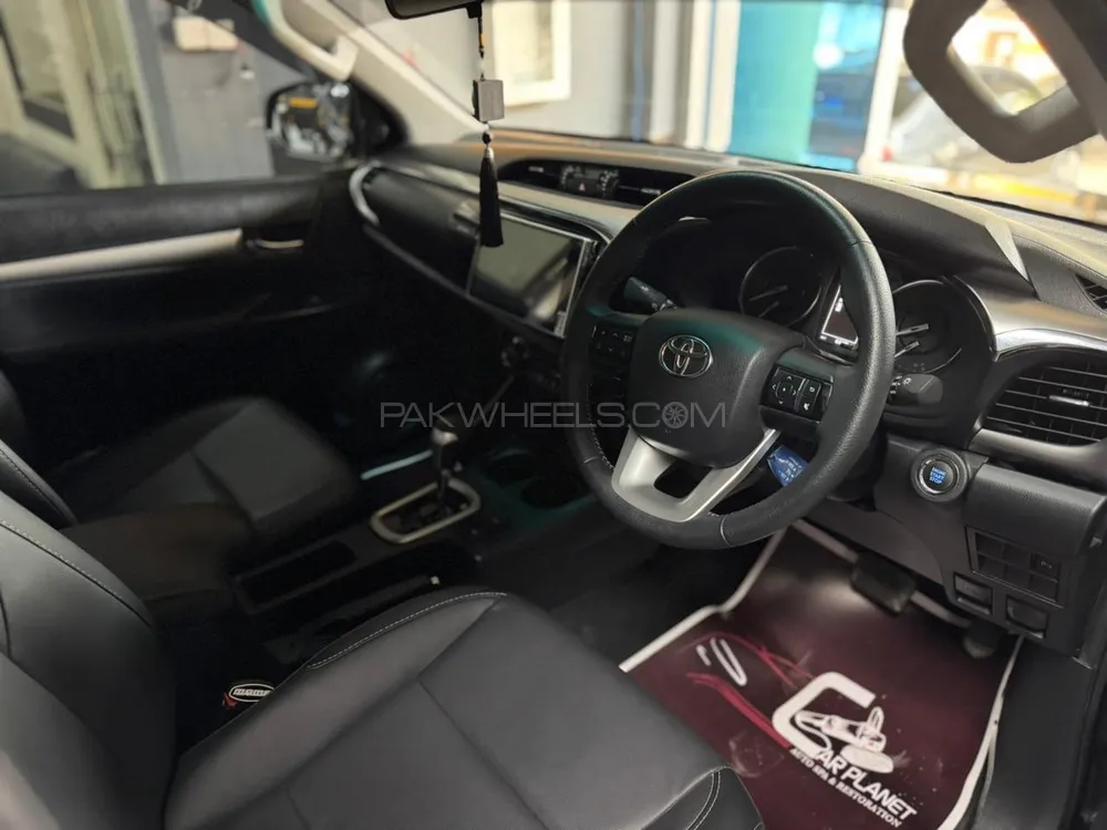 Toyota Hilux 2023 for Sale in Karachi Toyota Hilux 2023 for Sale in Karachi Image-9