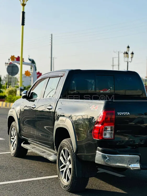 Toyota Hilux 2017 for Sale in Sheikhupura Toyota Hilux 2017 for Sale in Sheikhupura Image-1