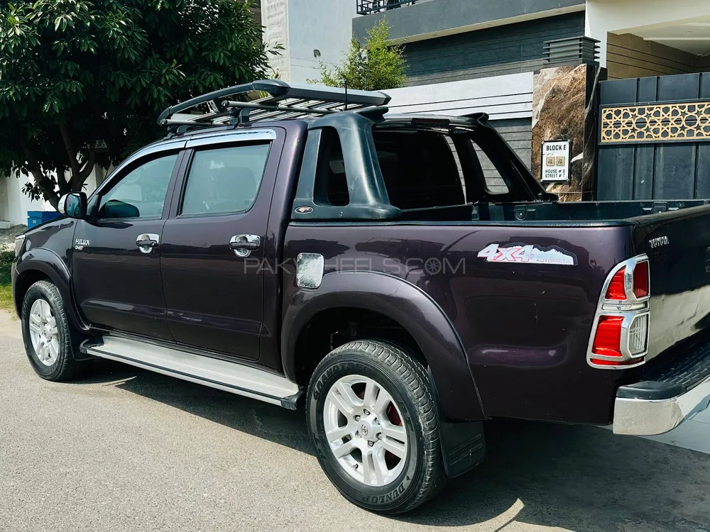 Toyota Hilux 2012 for Sale in Multan Toyota Hilux 2012 for Sale in Multan Image-10