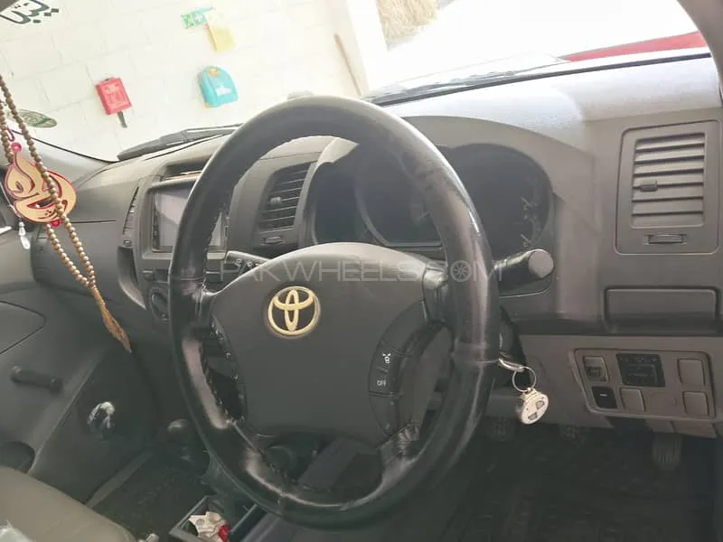 Toyota Hilux 2010 for Sale in Haripur Toyota Hilux 2010 for Sale in Haripur Image-5