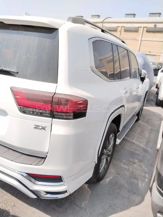 Toyota Land Cruiser 2022 for Sale in Karachi Toyota Land Cruiser 2022 for Sale in Karachi Image-7
