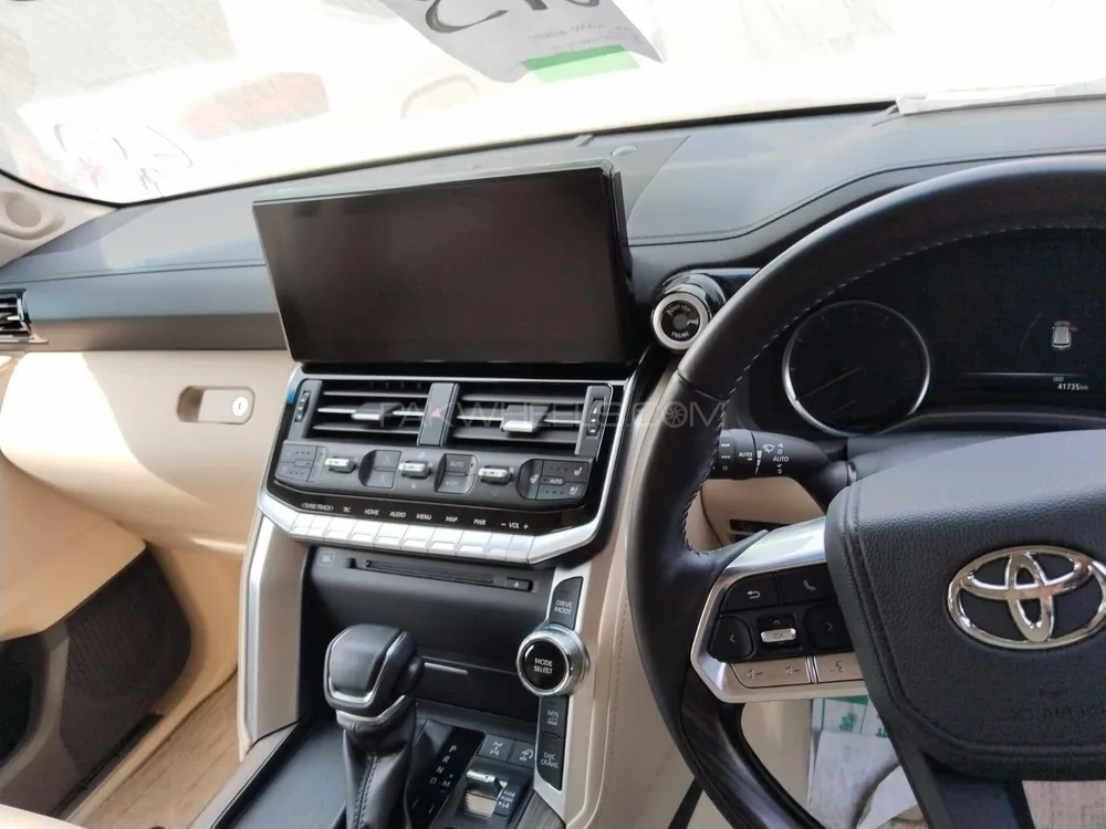 Toyota Land Cruiser 2022 for Sale in Karachi Toyota Land Cruiser 2022 for Sale in Karachi Image-15