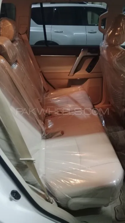 ٹویوٹا پراڈو 2021 for Sale in گجرانوالہ ٹویوٹا پراڈو 2021 for Sale in گجرانوالہ Image-8