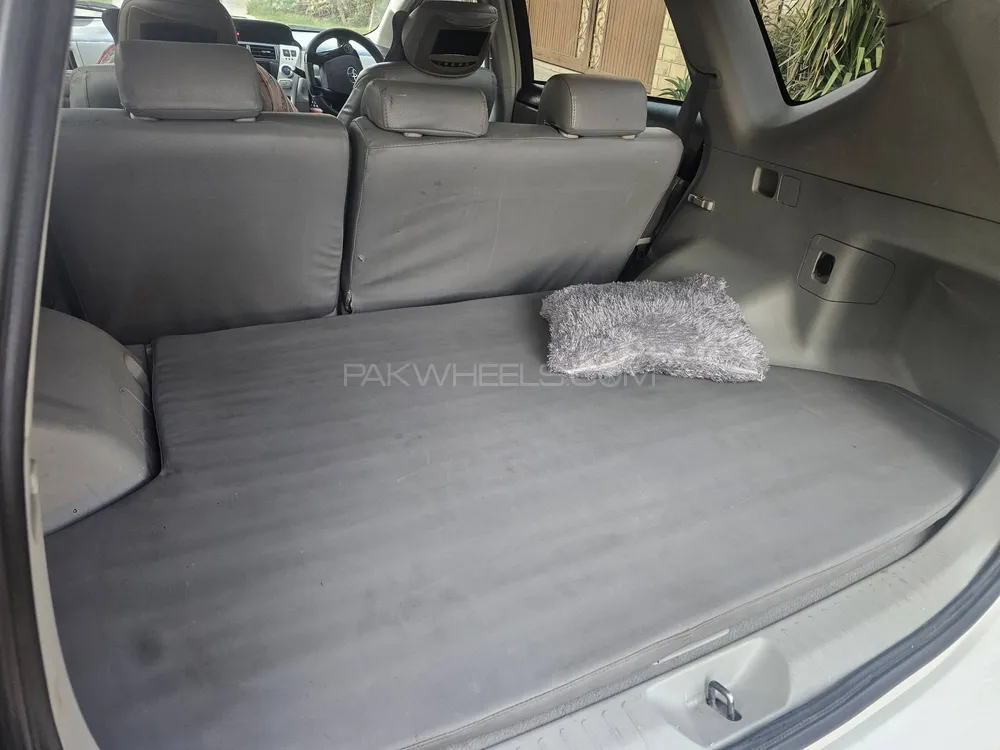 Toyota Prius Alpha 2013 for Sale in Rawalpindi Toyota Prius Alpha 2013 for Sale in Rawalpindi Image-7