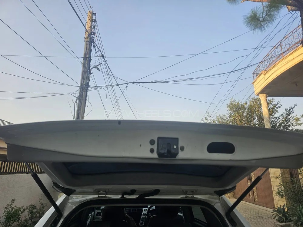 Toyota Prius Alpha 2013 for Sale in Rawalpindi Toyota Prius Alpha 2013 for Sale in Rawalpindi Image-3