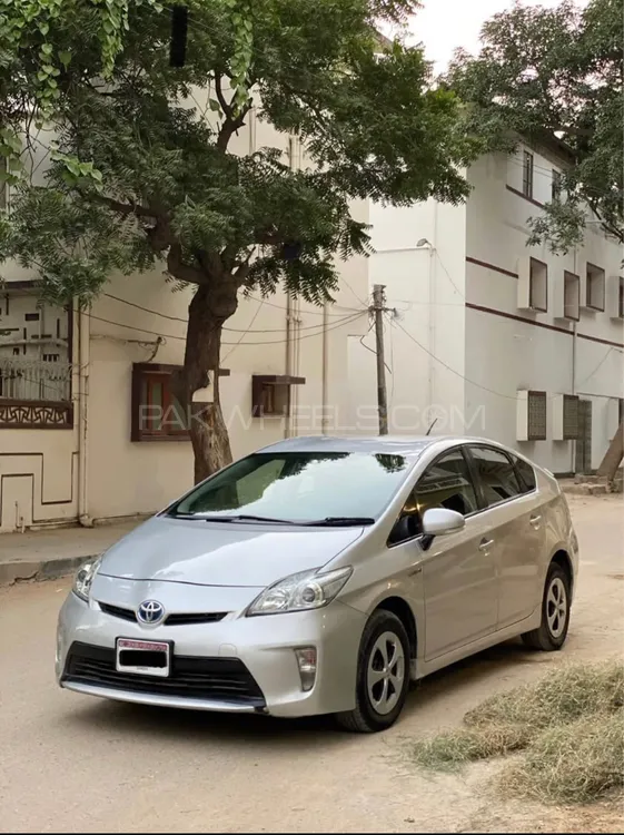 Toyota Prius 2012 for Sale in Karachi Toyota Prius 2012 for Sale in Karachi Image-3