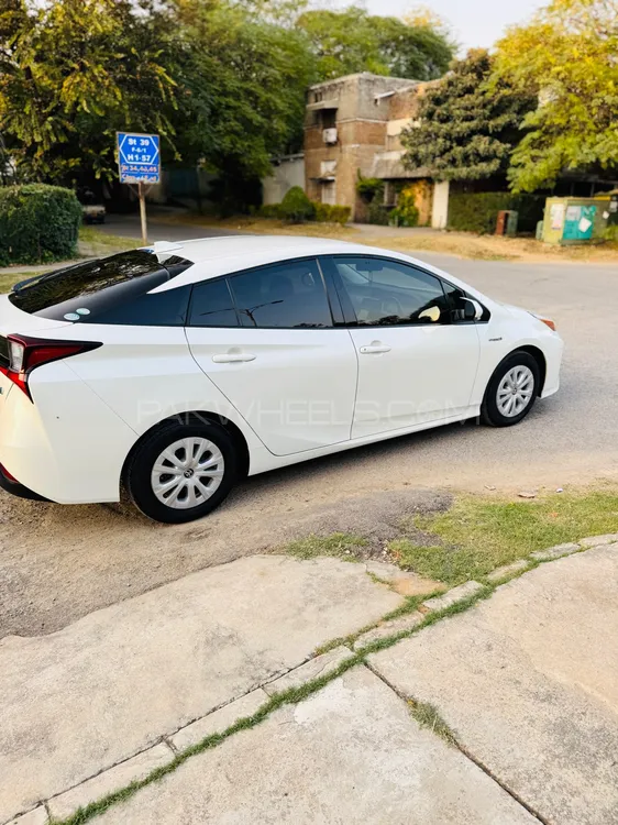 Toyota Prius 2020 for Sale in Peshawar Toyota Prius 2020 for Sale in Peshawar Image-8