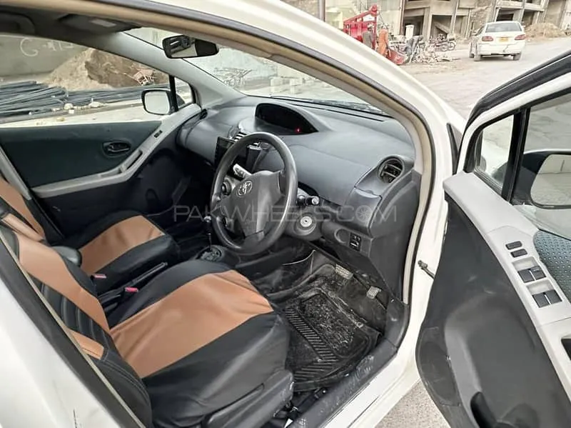 Toyota Vitz 2005 for Sale in Karachi Image-1