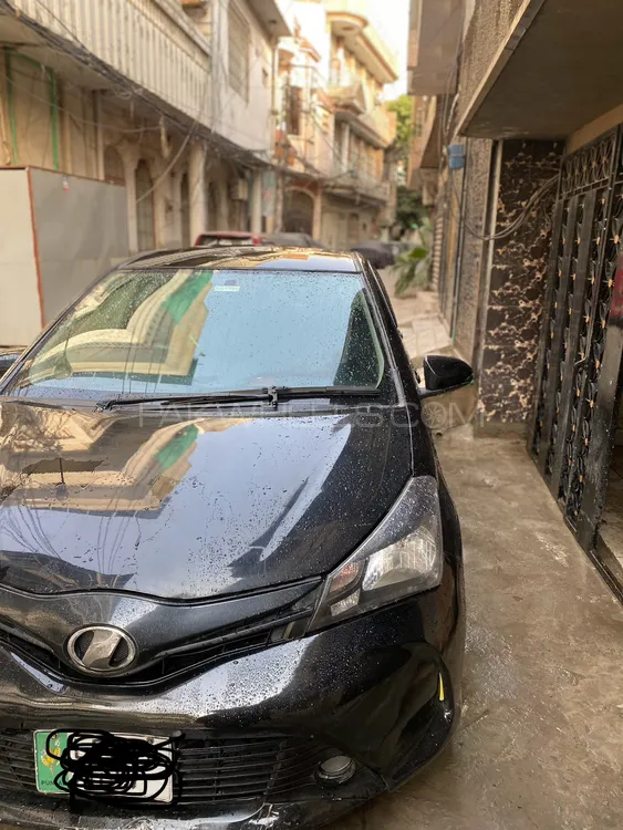 Toyota Vitz 2016 for Sale in Lahore Image-1