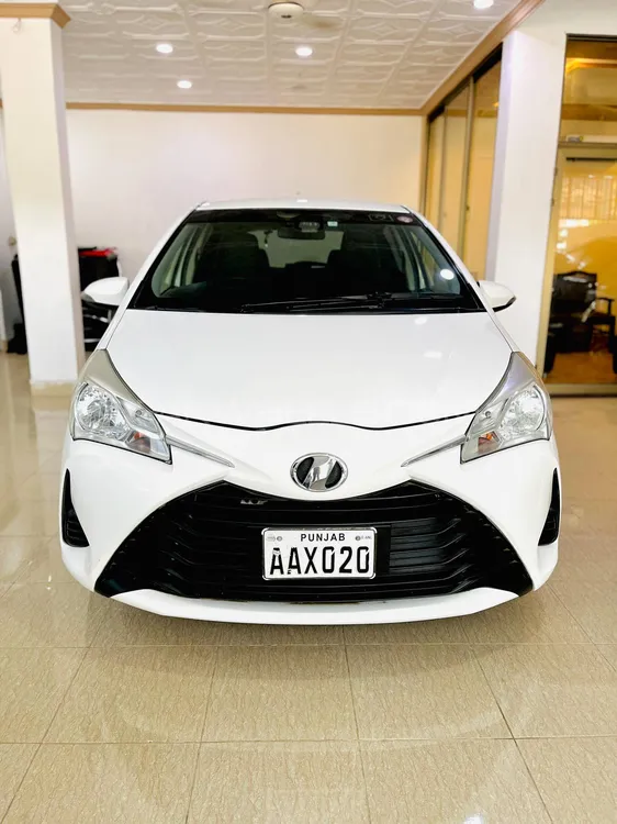 Toyota Vitz 2017 for Sale in Bahawalpur Toyota Vitz 2017 for Sale in Bahawalpur Image-1