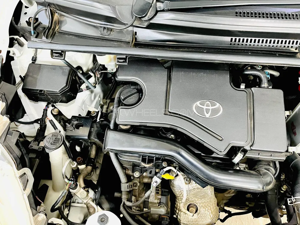 Toyota Vitz 2017 for Sale in Bahawalpur Toyota Vitz 2017 for Sale in Bahawalpur Image-7