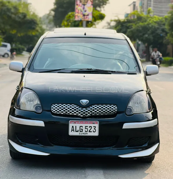 Toyota Vitz 2002 for Sale in Lahore Image-1