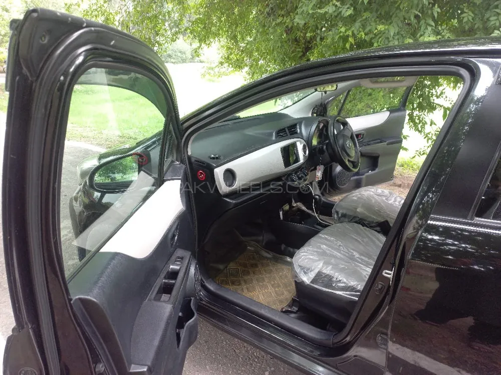 Toyota Vitz 2011 for Sale in Jhelum Toyota Vitz 2011 for Sale in Jhelum Image-7