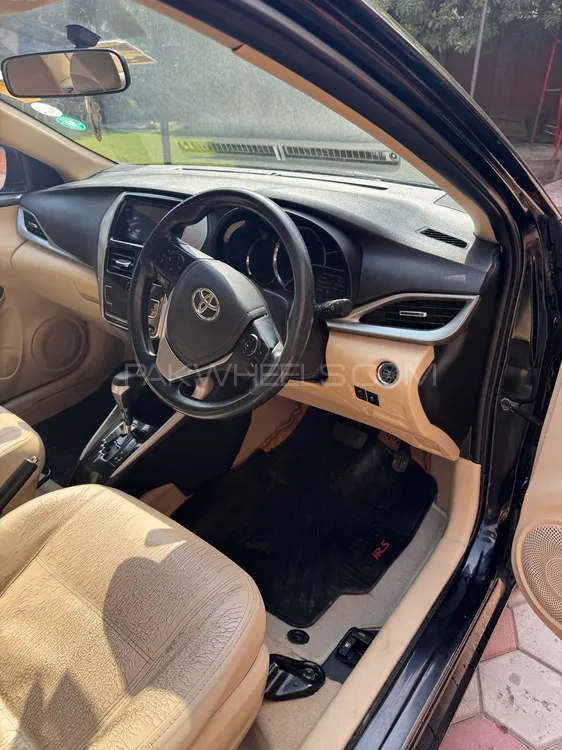 Toyota Yaris Sedan 2020 for Sale in Lahore Image-1