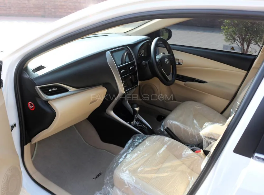 Toyota Yaris Sedan 2022 for Sale in Lahore Toyota Yaris Sedan 2022 for Sale in Lahore Image-9