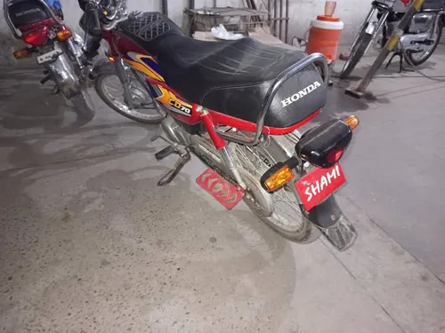 Honda CD 70 2025
