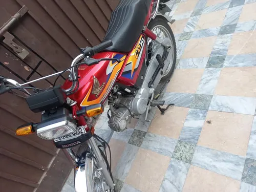 Honda CD 70 2025
