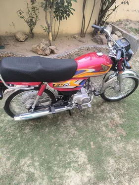 Honda CD 70 2025