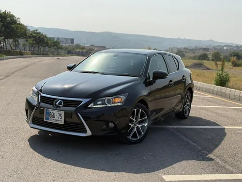 Lexus CT200h Version C 2014