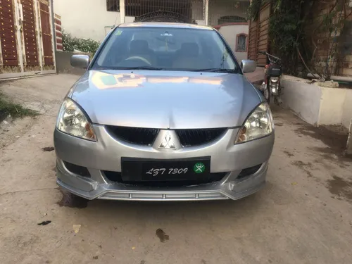 Mitsubishi Lancer GLX 1.3 2004