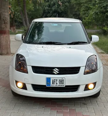 Suzuki Swift DLX 1.3 Navigation  2017