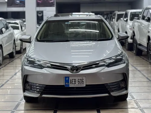 Toyota Corolla Altis Grande CVT-i 1.8 2017