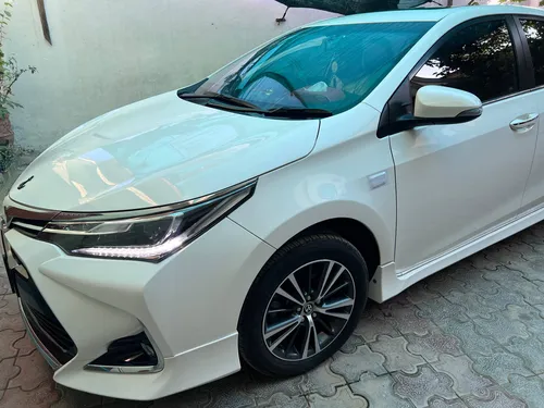 Toyota Corolla Altis Grande X CVT-i 1.8 Black Interior 2022