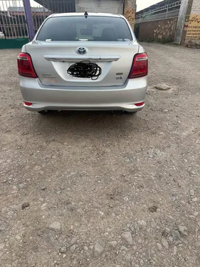 Toyota Corolla Axio Hybrid 1.5 2015