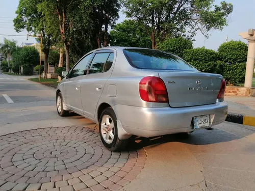 Toyota Platz F 1.0 2002