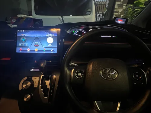 Toyota Sienta 2018