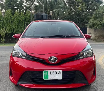 Toyota Vitz F 1.0 2015