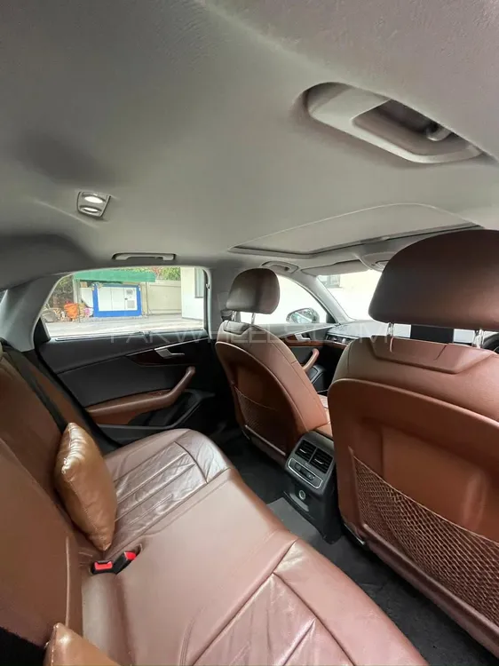 Audi A4 2018 for Sale in Gujranwala Audi A4 2018 for Sale in Gujranwala Image-6