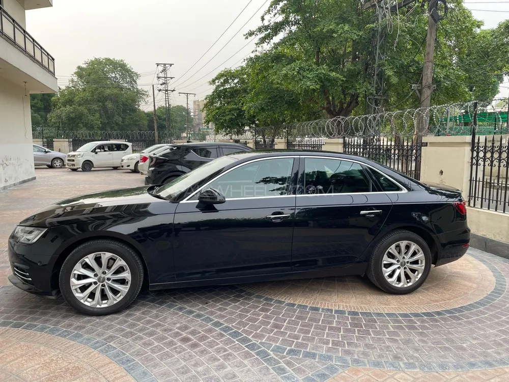 Audi A4 2018 for Sale in Gujranwala Audi A4 2018 for Sale in Gujranwala Image-11