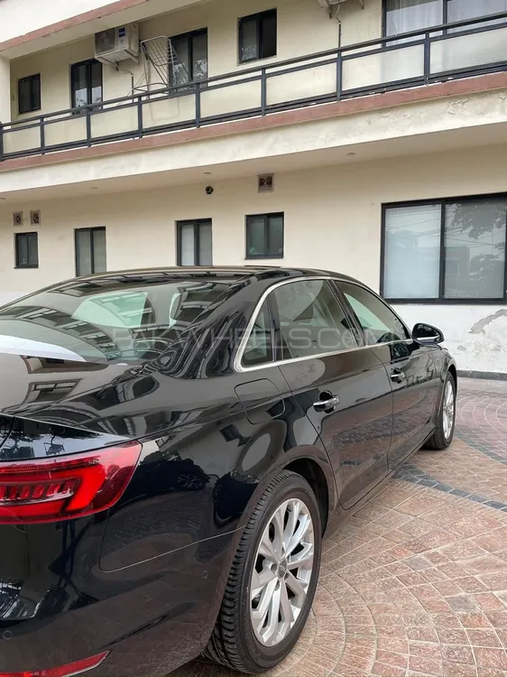 Audi A4 2018 for Sale in Gujranwala Audi A4 2018 for Sale in Gujranwala Image-10