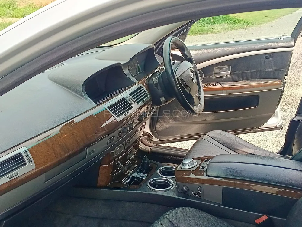 BMW 7 Series 2004 for Sale in Lahore BMW 7 Series 2004 for Sale in Lahore Image-3