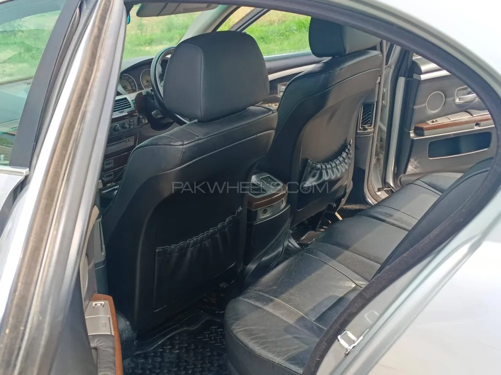 BMW 7 Series 2004 for Sale in Lahore BMW 7 Series 2004 for Sale in Lahore Image-17