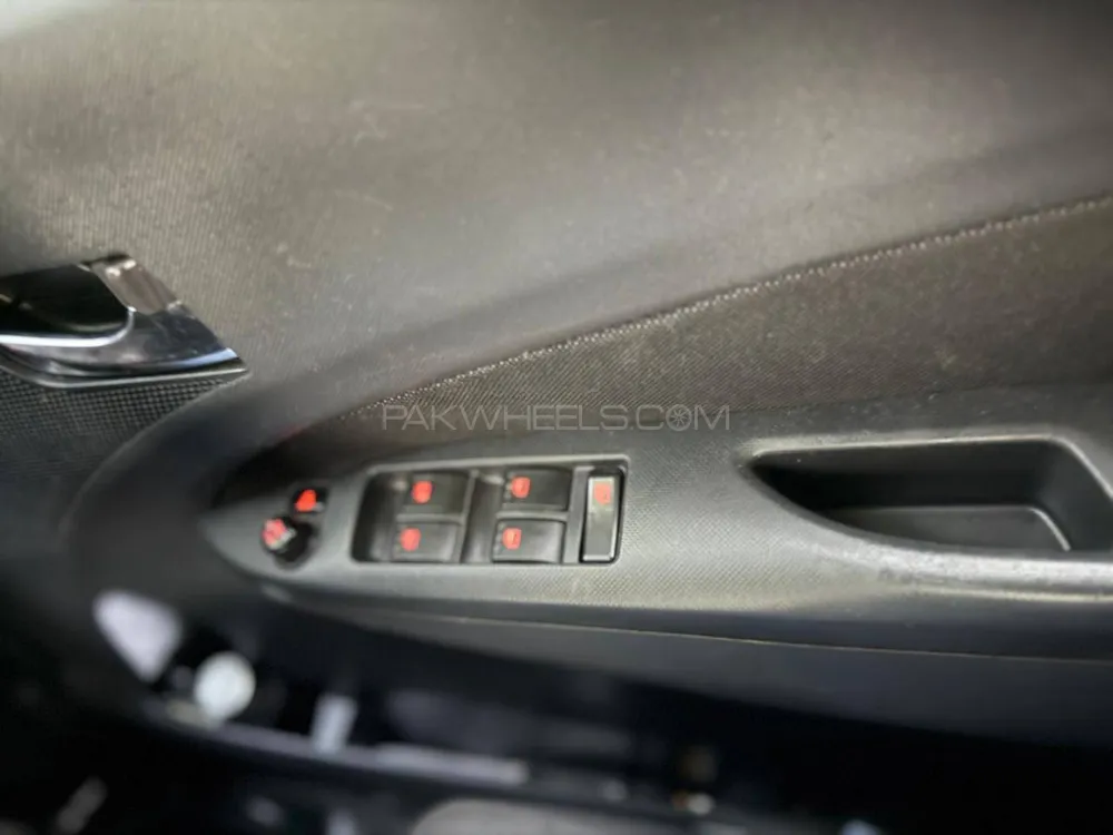 Daihatsu Move 2013 for Sale in Lahore Daihatsu Move 2013 for Sale in Lahore Image-10