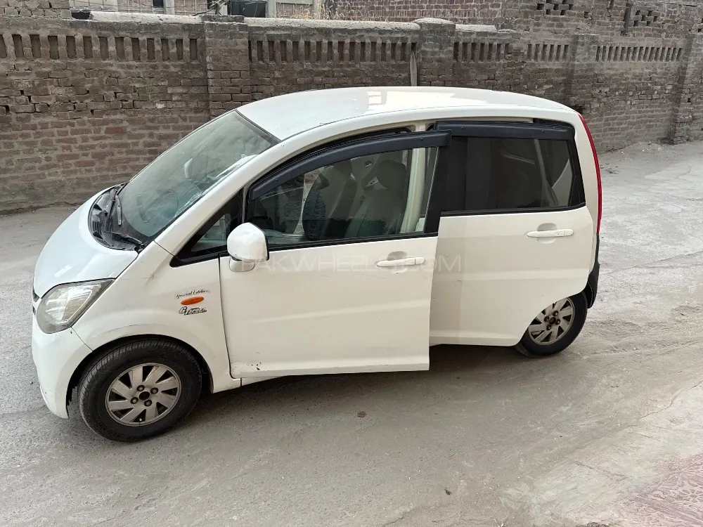 Daihatsu Move 2007 for Sale in Lahore Daihatsu Move 2007 for Sale in Lahore Image-3