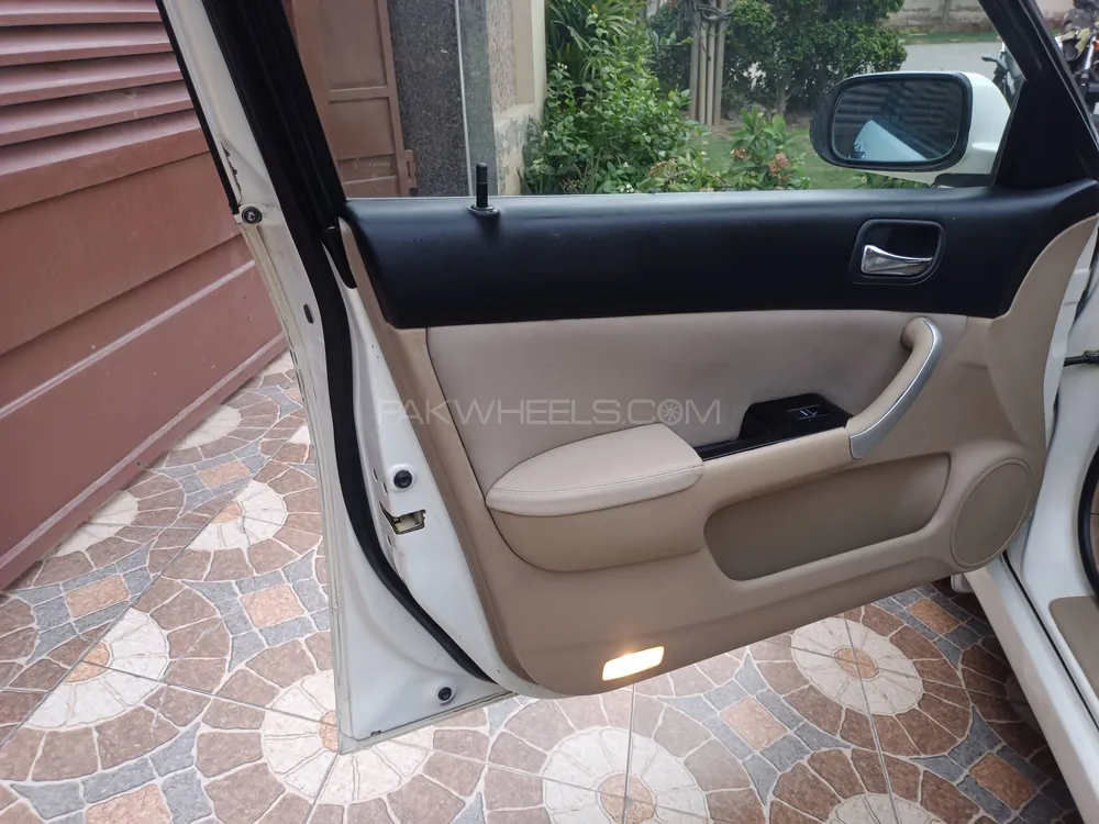 Honda Accord 2003 for Sale in Lahore Honda Accord 2003 for Sale in Lahore Image-9
