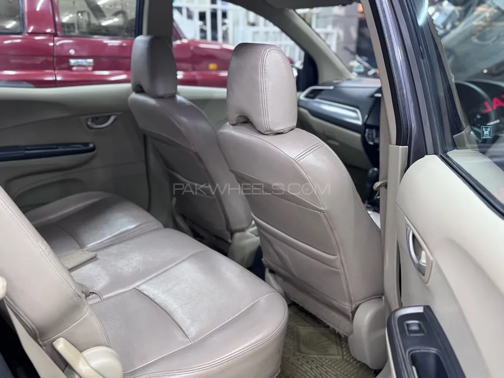 Honda BR-V 2017 for Sale in Peshawar Honda BR-V 2017 for Sale in Peshawar Image-8