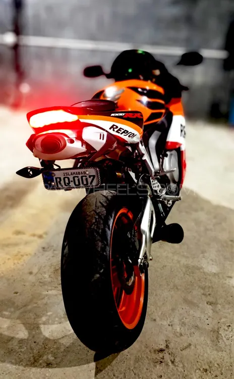 Honda CBR 1000RR 2004 for Sale Image-1