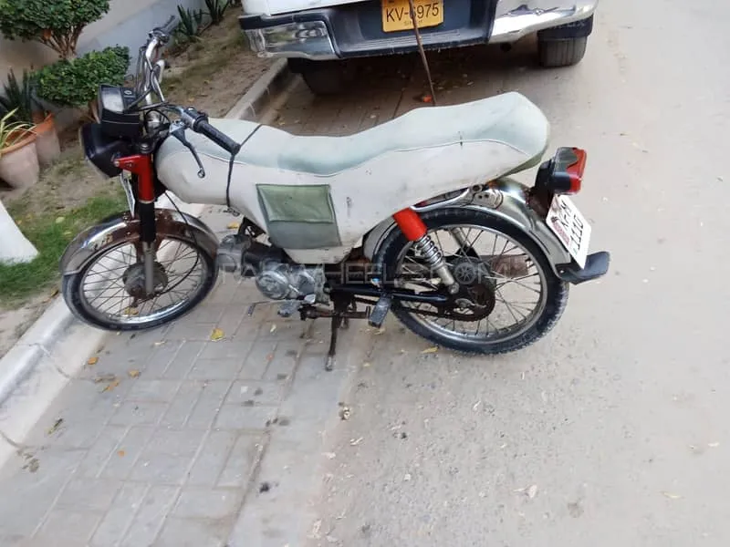 Honda CD 70 2012 for Sale Honda CD 70 2012 for Sale Image-4